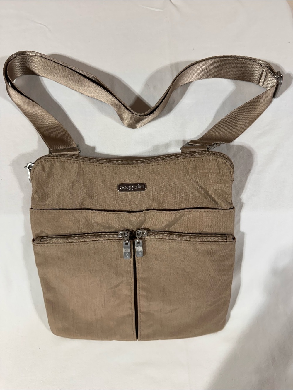 Baggallini Lightweight Crossbody Bag in Taupe